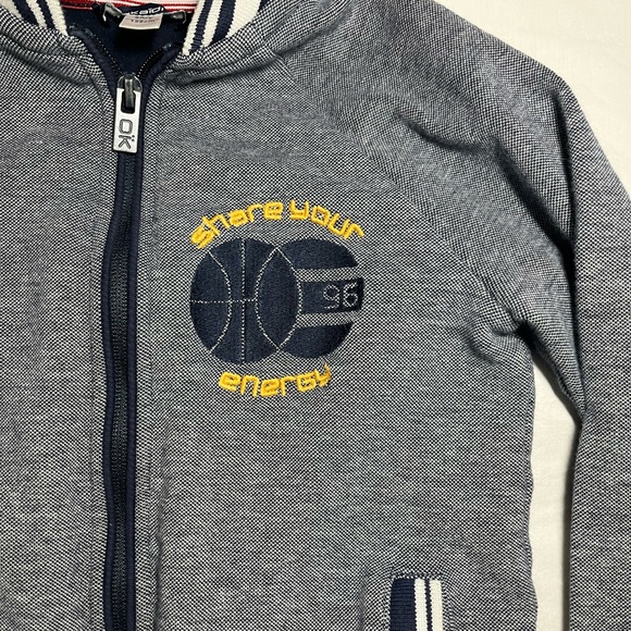 Okaidi Grey Boys Zip-up Sweater Jacket - Size 8 Basketball Emblem Half Collar - Picture 2 of 10